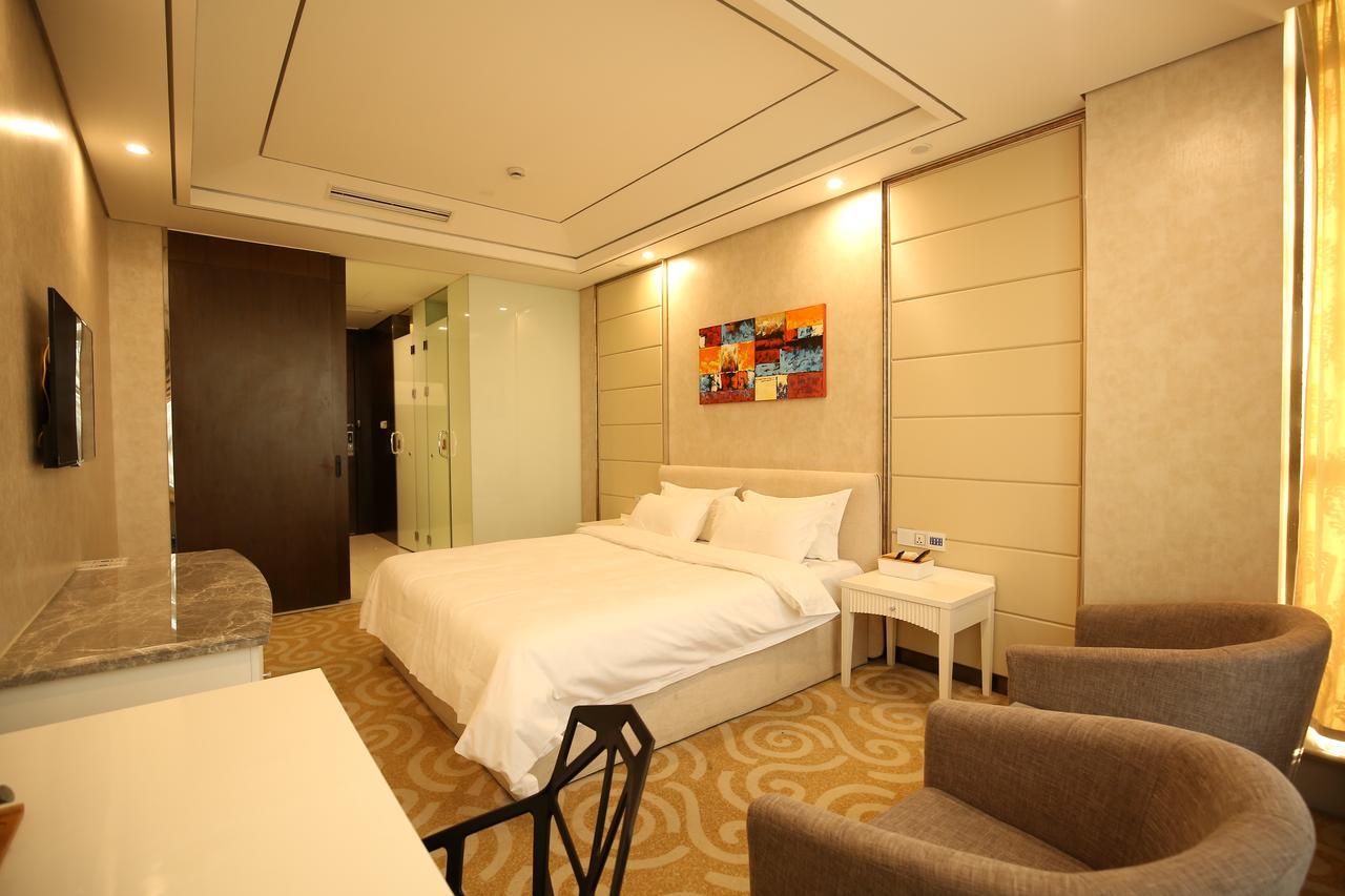 Crown Crystal Hotel Shanghái Exterior foto